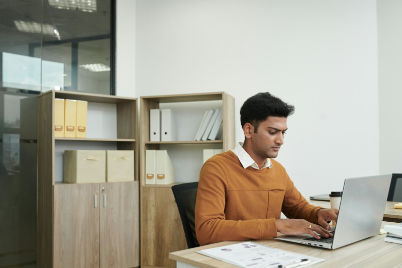 Shopify Vs Custom Ecommerce for Mumbai Brands Before Festive Sales